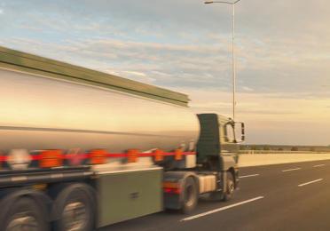 Kuljetus ja logistiikka - TotalEnergies toimittaa bitumin perille
