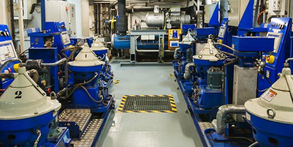 Anvendelse af TotalEnergier​ optimerede vedligeholdelsessystem for industrien, TIG 6, forenkler vedligeholdelse og smøring af maskiner for virksomheder.
